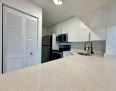 616 Sea Pine Way Way - Photo Thumbnail 1