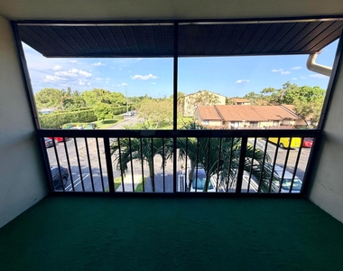 616 Sea Pine Way Way - Photo Thumbnail 10