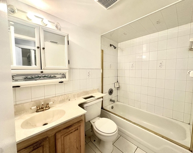 10350 Sw 220th Street - Photo Thumbnail 4