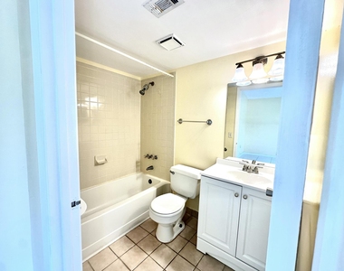 251 W Palm Cir W - Photo Thumbnail 4