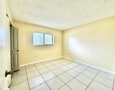 251 W Palm Cir W - Photo Thumbnail 1
