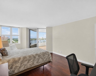 5200 N Ocean Drive - Photo Thumbnail 13