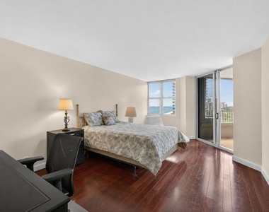5200 N Ocean Drive - Photo Thumbnail 12