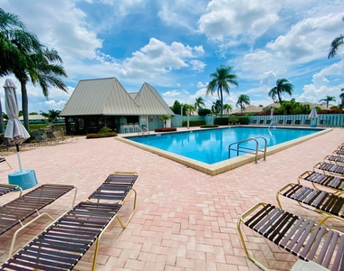 1127 E Seminole Avenue - Photo Thumbnail 16
