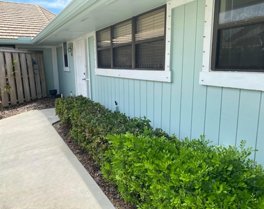 1127 E Seminole Avenue - Photo Thumbnail 1