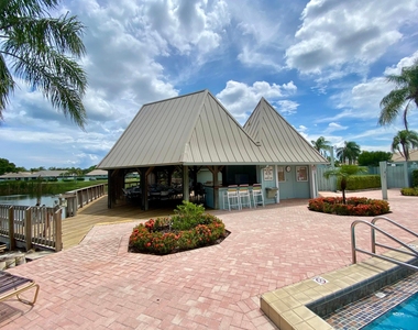 1127 E Seminole Avenue - Photo Thumbnail 17