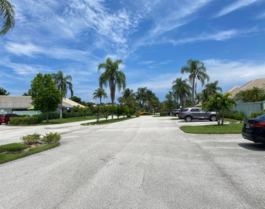 1127 E Seminole Avenue - Photo Thumbnail 19