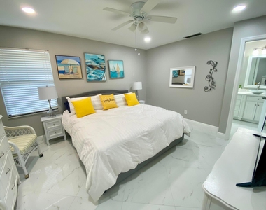 1127 E Seminole Avenue - Photo Thumbnail 7