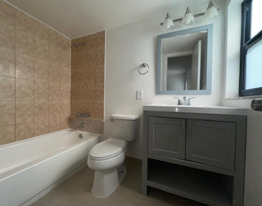 889 Riverside Drive - Photo Thumbnail 5