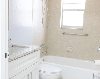 2851 Somerset Drive - Photo Thumbnail 14
