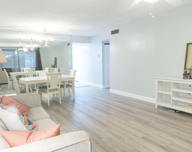 2851 Somerset Drive - Photo Thumbnail 8