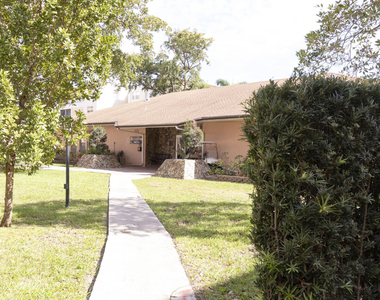 2851 Somerset Drive - Photo Thumbnail 23