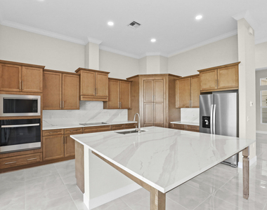 14823 Wildwood Circle - Photo Thumbnail 21
