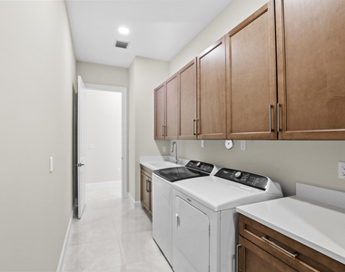 14823 Wildwood Circle - Photo Thumbnail 53