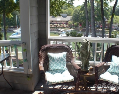 218 Northwest Drive - Photo Thumbnail 9