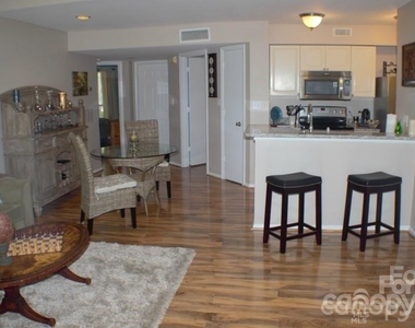218 Northwest Drive - Photo Thumbnail 5