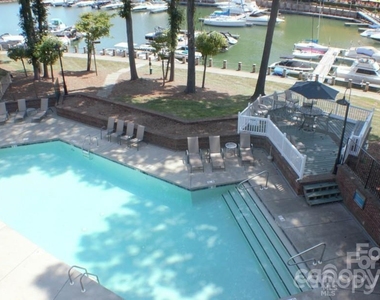 218 Northwest Drive - Photo Thumbnail 11