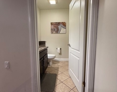 631 E Magnolia - Photo Thumbnail 18