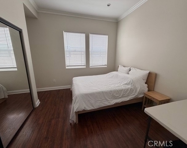 631 E Magnolia - Photo Thumbnail 15