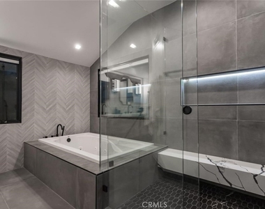 4627 Ethel Ave - Photo Thumbnail 15
