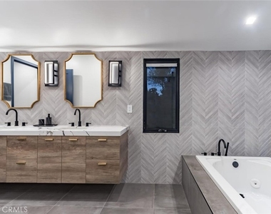 4627 Ethel Ave - Photo Thumbnail 14