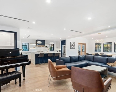 4627 Ethel Ave - Photo Thumbnail 2