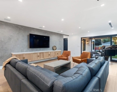 4627 Ethel Ave - Photo Thumbnail 5
