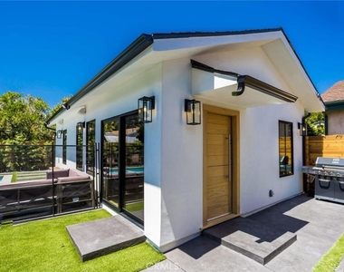 4627 Ethel Ave - Photo Thumbnail 20