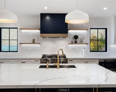 4627 Ethel Ave - Photo Thumbnail 9