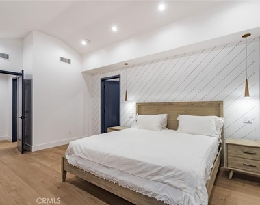 4627 Ethel Ave - Photo Thumbnail 11