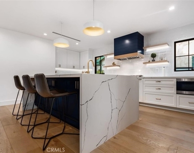 4627 Ethel Ave - Photo Thumbnail 7