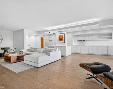 838 N Doheny - Photo Thumbnail 15