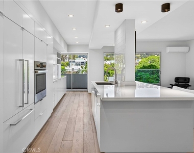 838 N Doheny - Photo Thumbnail 9