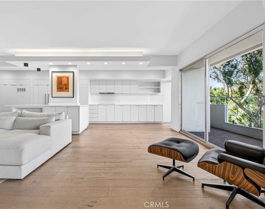 838 N Doheny - Photo Thumbnail 14