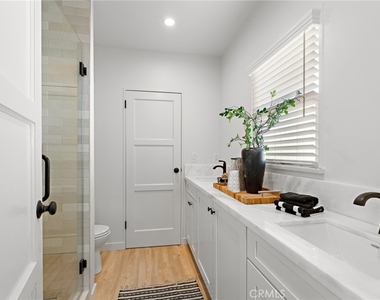 267 Olive - Photo Thumbnail 16