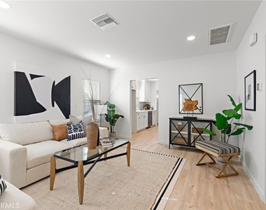 267 Olive - Photo Thumbnail 3