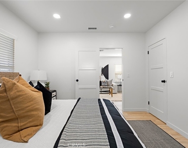 267 Olive - Photo Thumbnail 19