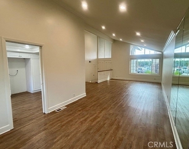 3571 Carnation - Photo Thumbnail 12