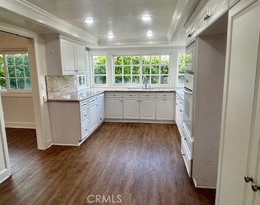 3571 Carnation - Photo Thumbnail 10