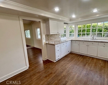 3571 Carnation - Photo Thumbnail 7