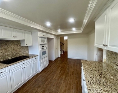 3571 Carnation - Photo Thumbnail 6