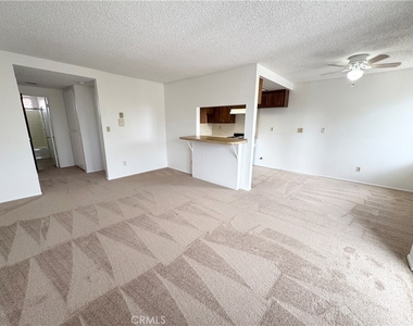 635 W 15th - Photo Thumbnail 1