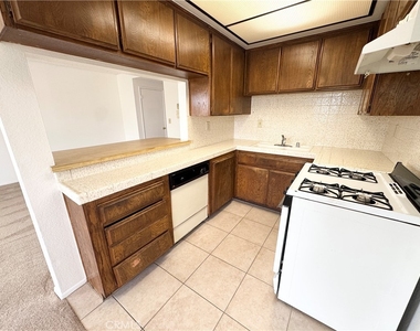 635 W 15th - Photo Thumbnail 4