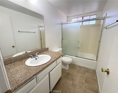 635 W 15th - Photo Thumbnail 9