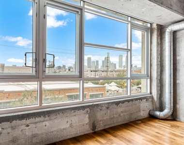 530 S Hewitt Street - Photo Thumbnail 2