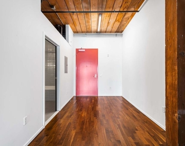 530 S Hewitt Street - Photo Thumbnail 13