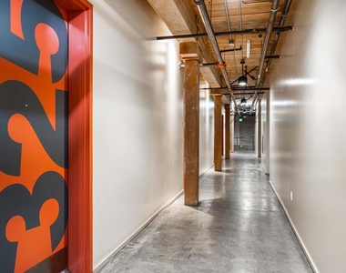 530 S Hewitt Street - Photo Thumbnail 1