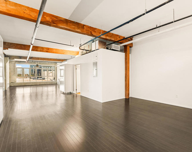 530 S Hewitt Street - Photo Thumbnail 4
