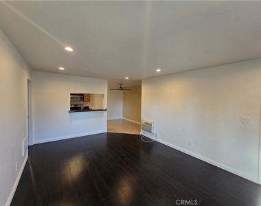1345 Cabrillo Park Drive - Photo Thumbnail 7