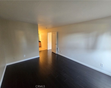 1345 Cabrillo Park Drive - Photo Thumbnail 12